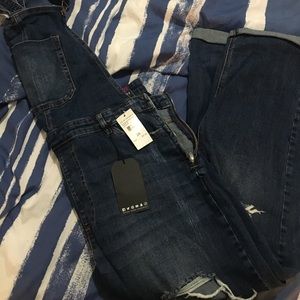 Exposed Boyfriend overalls: Fashion Nova